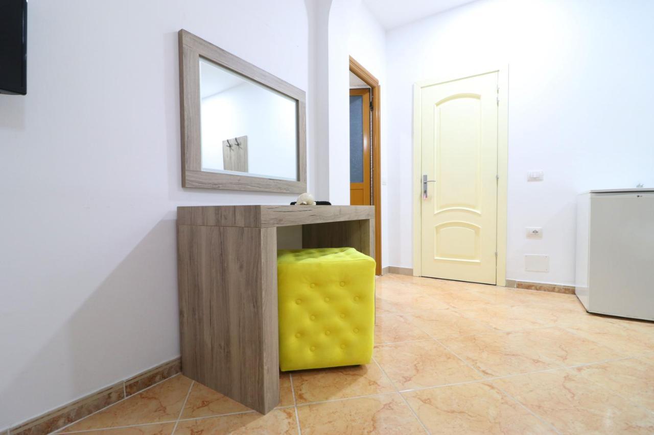 Hotel Kristal Vlorë Eksteriør bilde