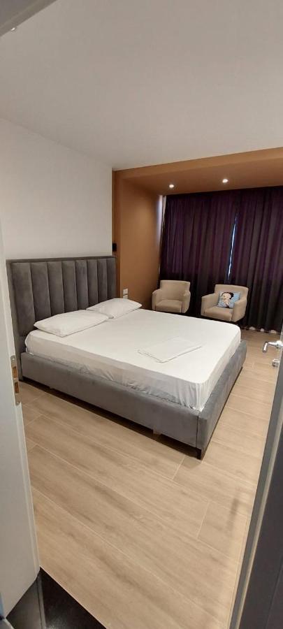 Hotel Kristal Vlorë Eksteriør bilde